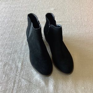 Kensie black suede bootie